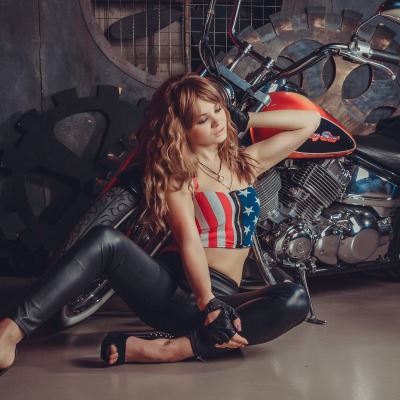 девушка харлей мотоцикл