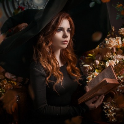 девушка косплей книга волшебница ведьма