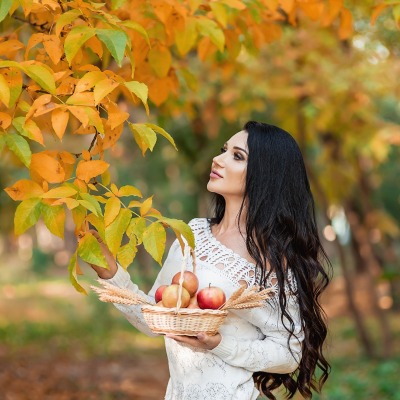 девушка волосы листья яблоки осень