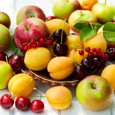 персики фрукты яблоки вишня peaches fruit apples cherry