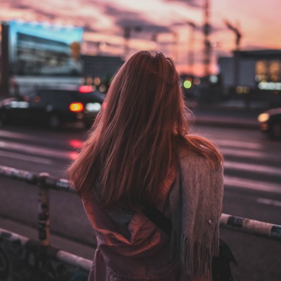улица город девушка волосы дорога