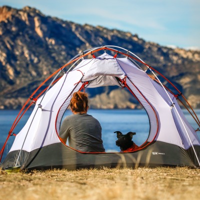 палатка отдых на берегу