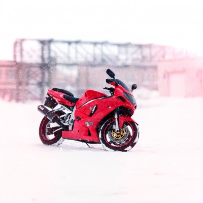 мотоцикл снег красный