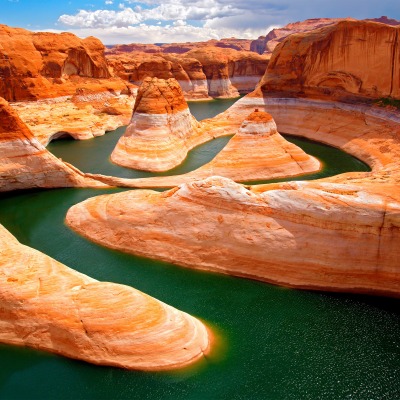 Еленая река в оранжевом каньоне