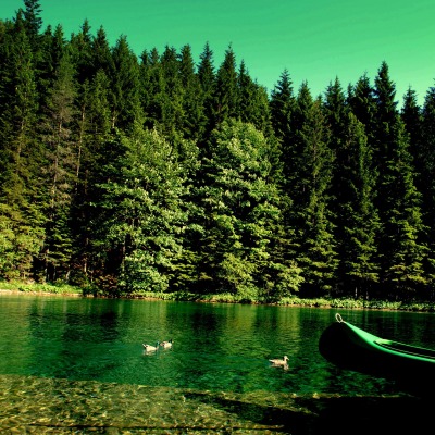 зеленоватое озеро