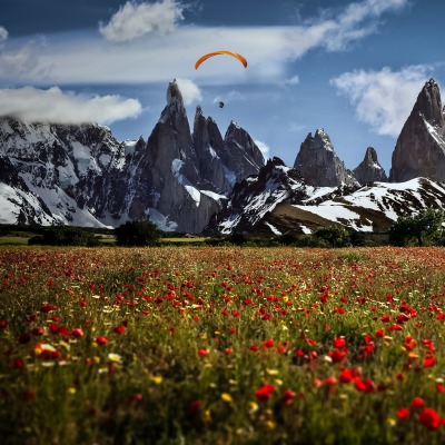 природа горы скалы поле трава парашют nature mountains rock field grass parachute