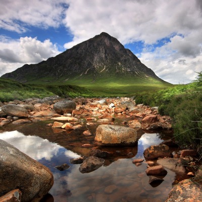 камни гора лужа