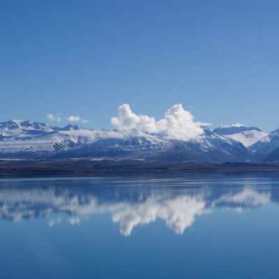 горы отражение синяя вода озеро