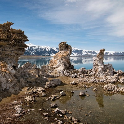 скалы море горы