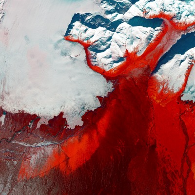 из космоса пустыня ландшафт красный льды