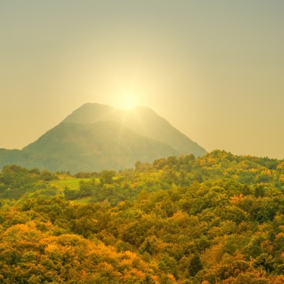 вулкан лес гора холмы осень рассвет