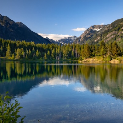 озеро горы водоем лес