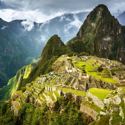 горы перу туман тучи machu picchu вид сверху руины гора природа urubamba