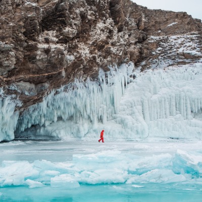 россия байкал лед скала пещера