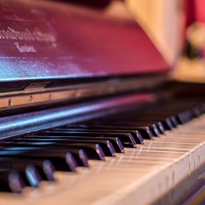 Пианино краски пурпурный