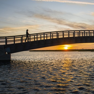 мост река рассвет рябь