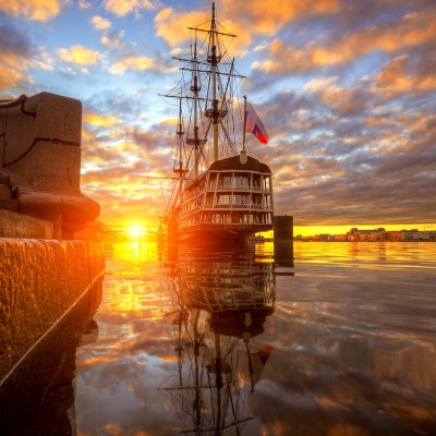Санкт-Петербург корабль закат