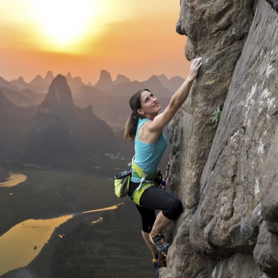 природа горы скалы спорт альпинизм девушка