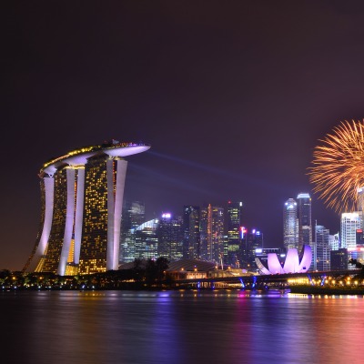 Сингапур салют ночь город архитектура
